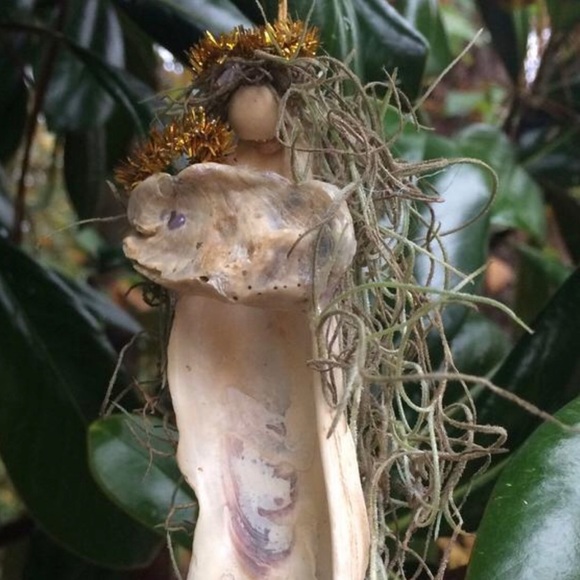 Handmade Seashell Madonna & Child Ornament Beach - Picture 5 of 5